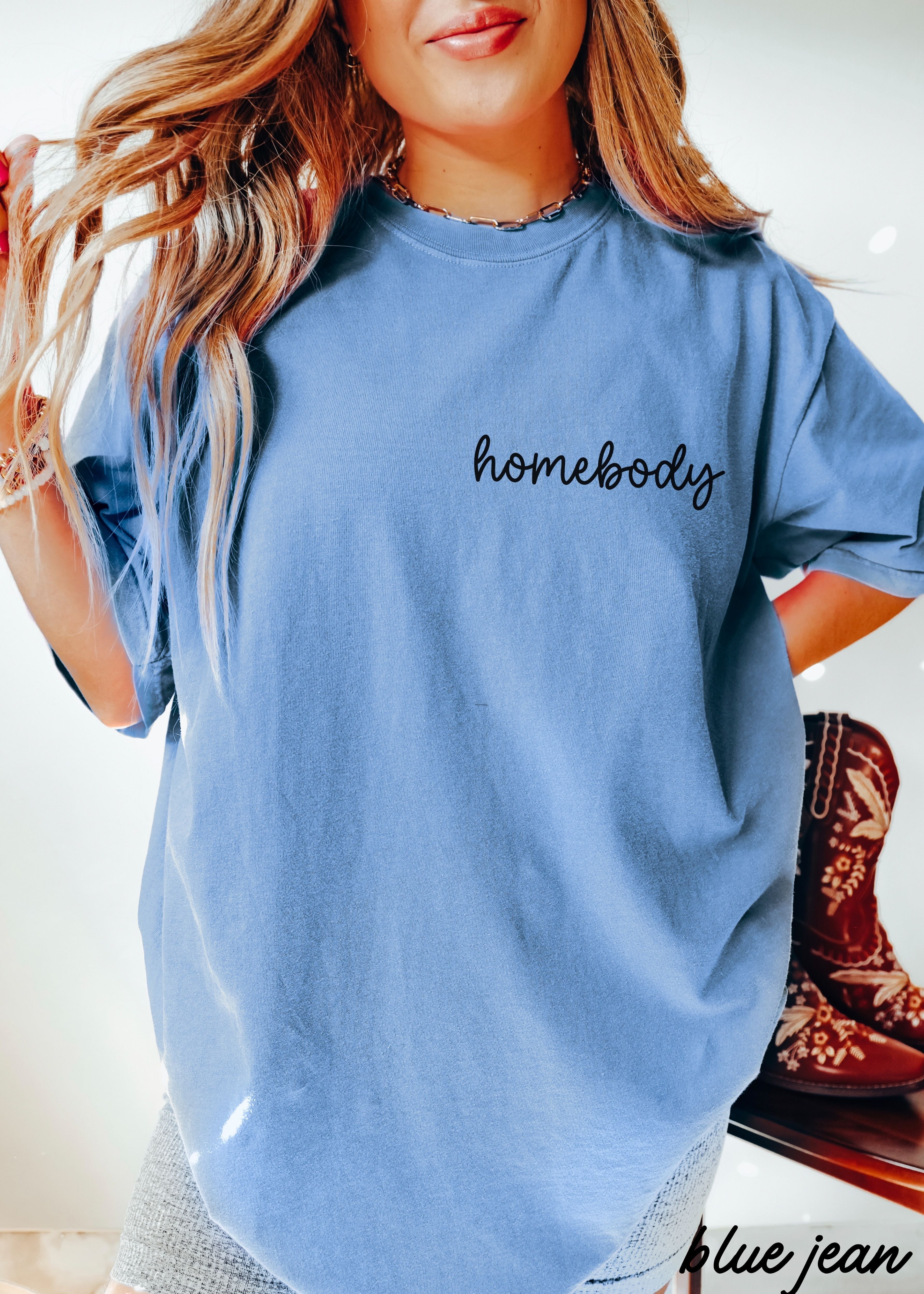 Homebody Cursive Tee *10 Colors (S-3X)